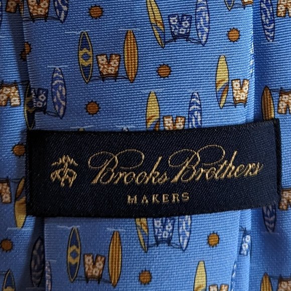 NWT Brooks Brothers Men's Tie Surfer Theme 100% silk - Picture 2 of 3